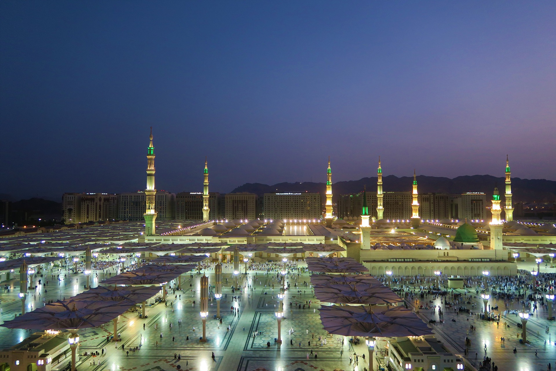Medina masjid: al fozan tours and travels